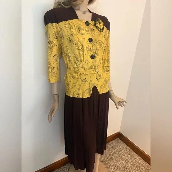 Amazing Vintage 1940s Peplum Bombshell Dress VOLUP Sexy 1 OF A KIND - Picture 6 of 11